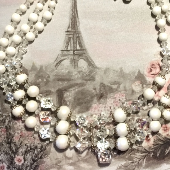 Vintage 3 STRAND Bead NECKLACE White And Clear Beads - Picture 2 of 7